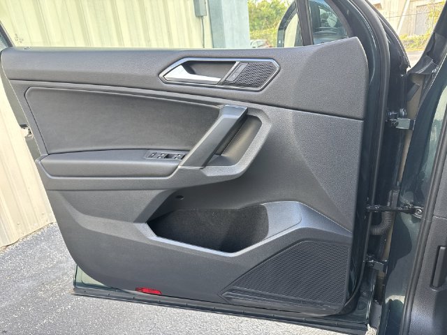 Used 2018 Green Volkswagen 2.0T SE image 27
