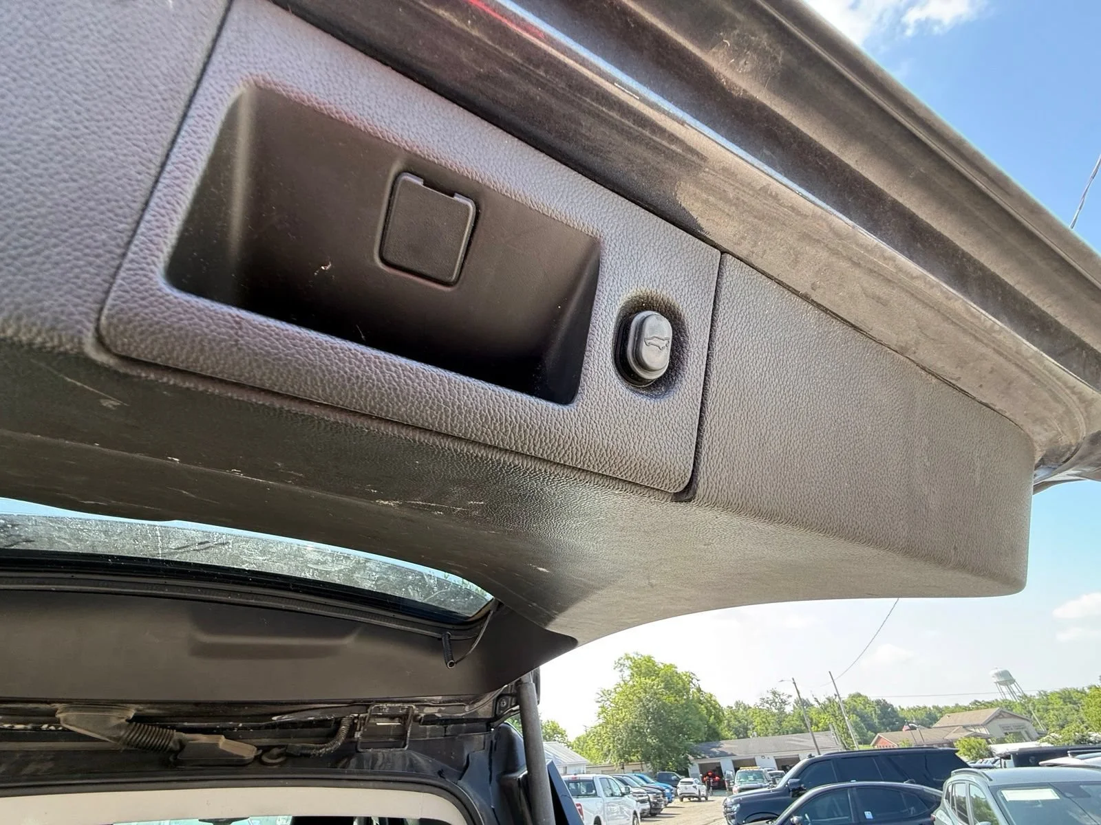 Used 2015 IRIDIUM METALLIC GMC SLT image 35