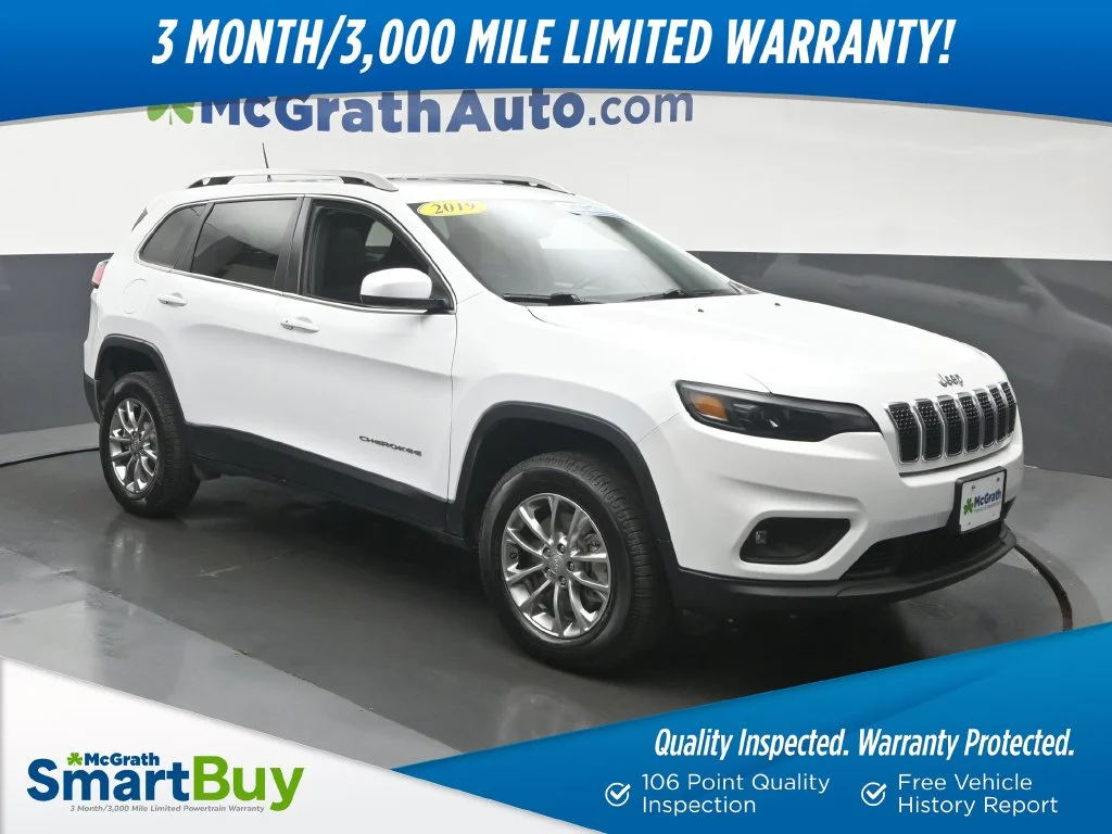 Used 2019 White Jeep Latitude Plus image 1