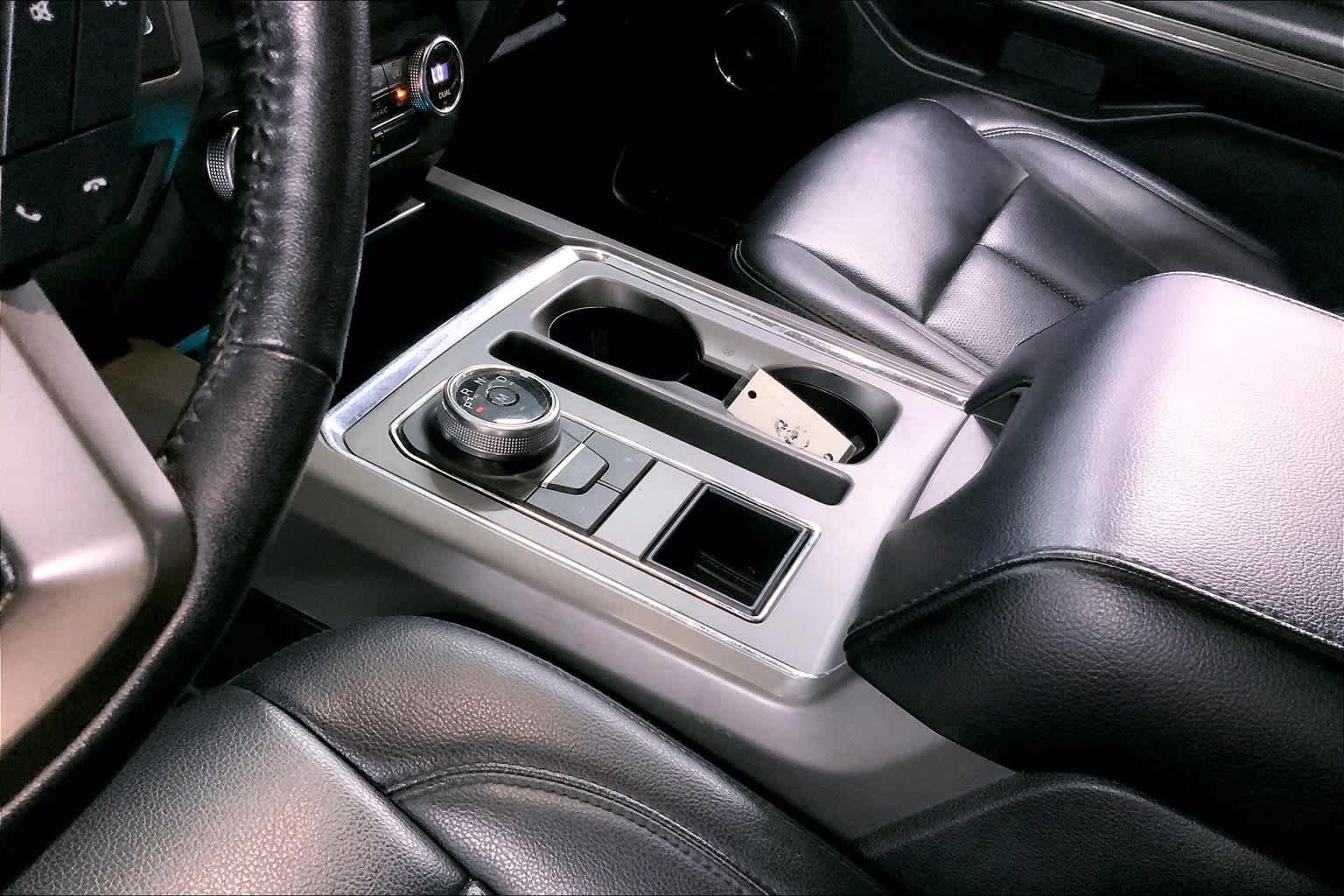 Used 2019 Agate Black Metallic Ford XLT image 14