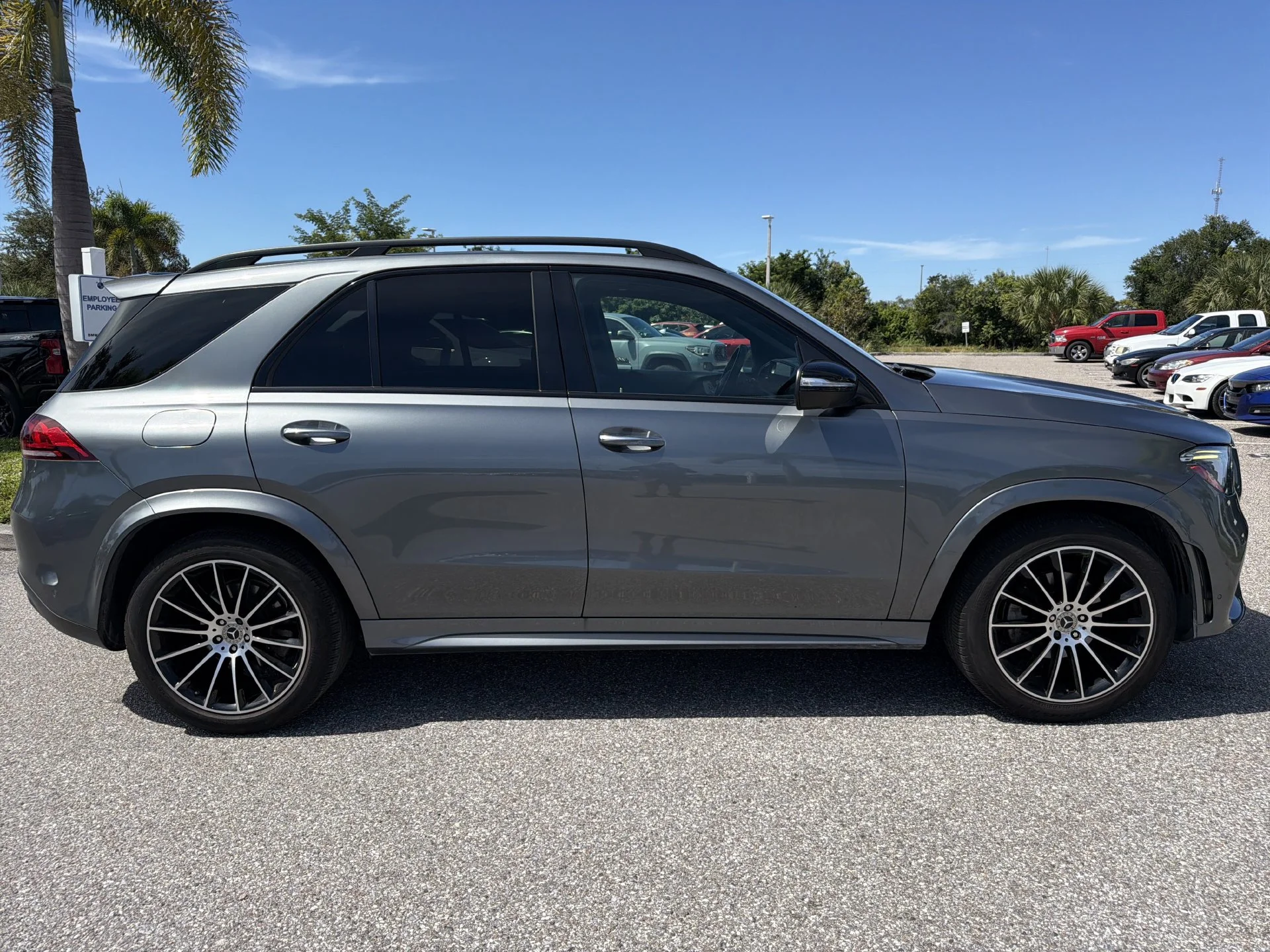 Used 2021 Gray Mercedes-Benz GLE 350 image 3