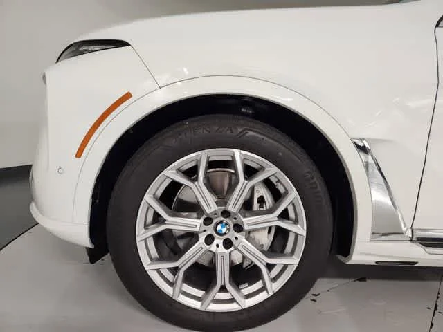 Used 2025 Alpine White BMW xDrive40i image 11
