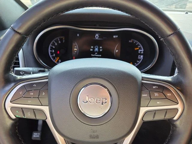 Used 2022 Black Jeep Laredo E image 23