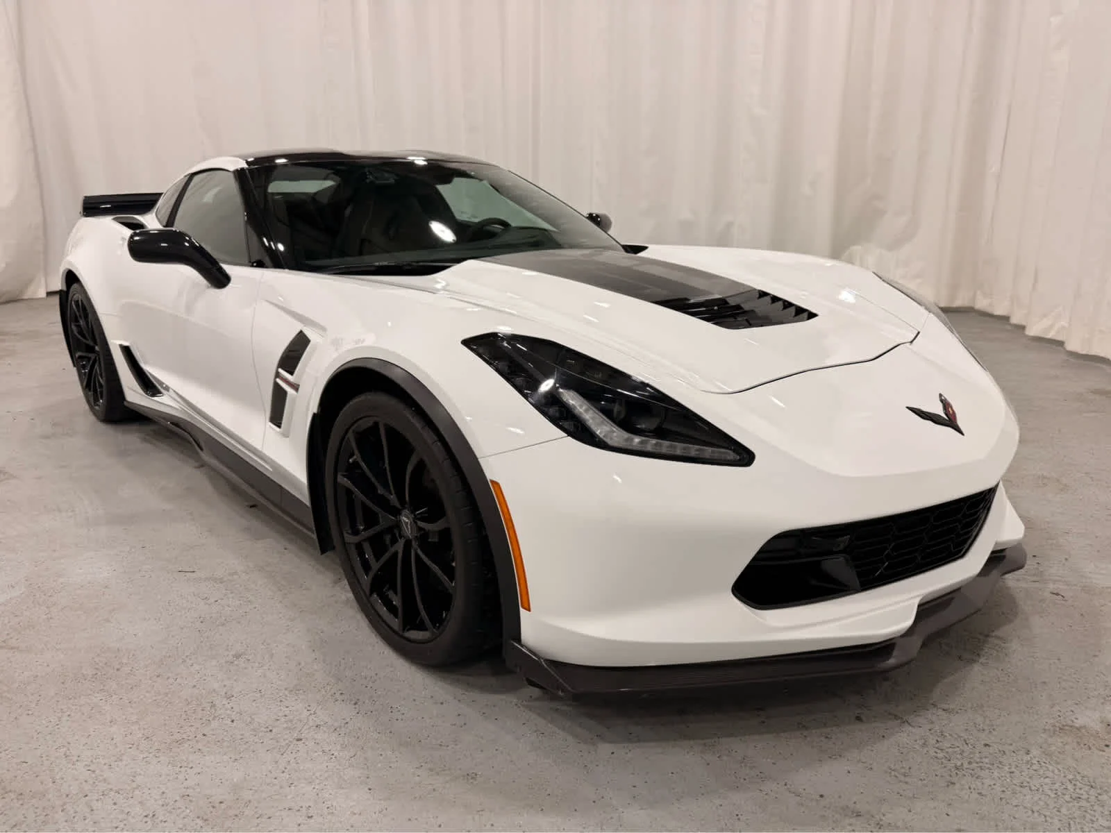 Used 2018 Arctic White Chevrolet Grand Sport 3LT image 7