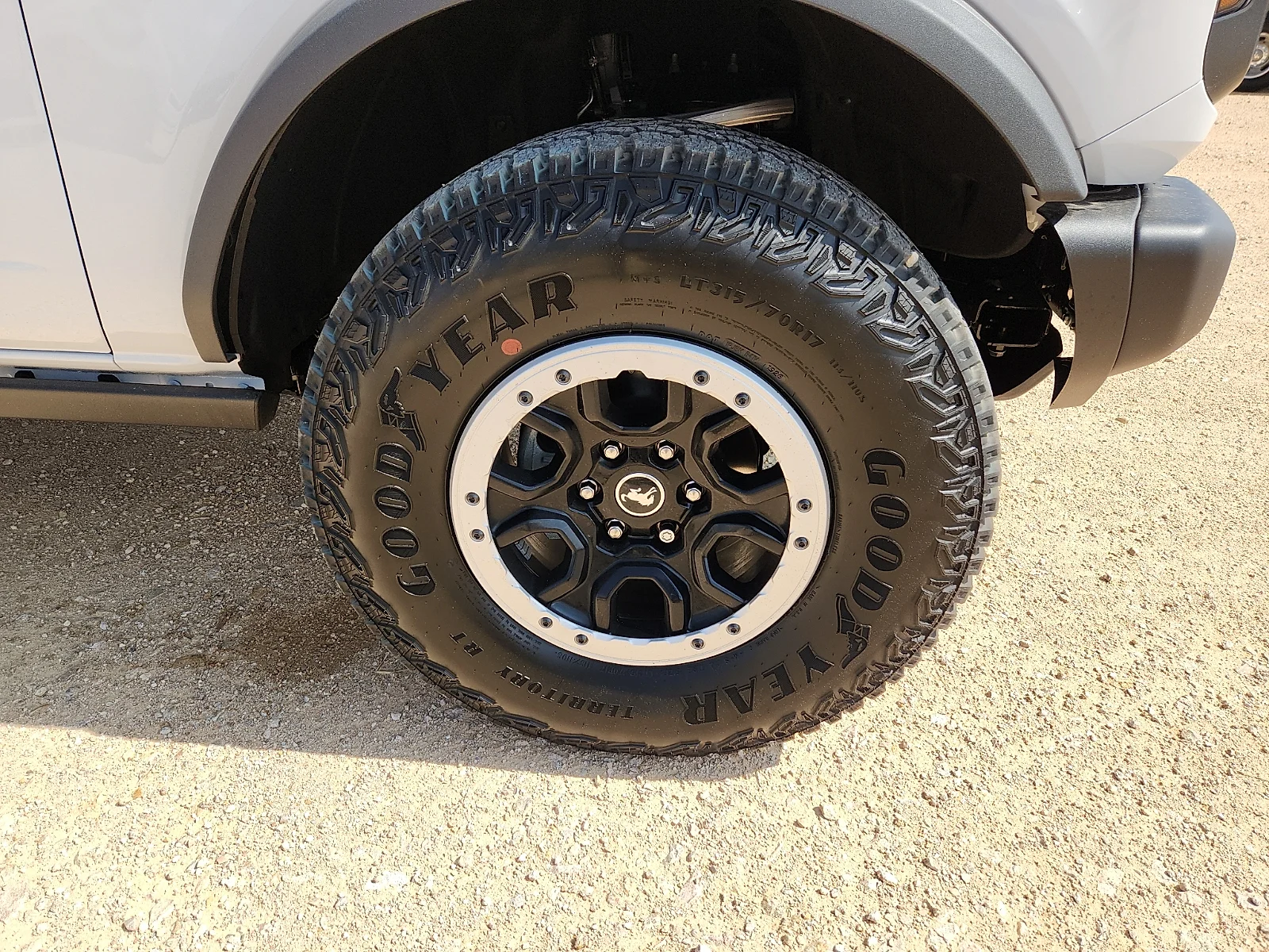 New 2026 Oxford White Ford Badlands image 9