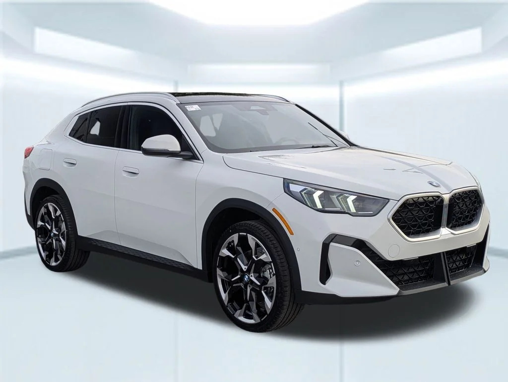 New 2026 White BMW xDrive28i image 6