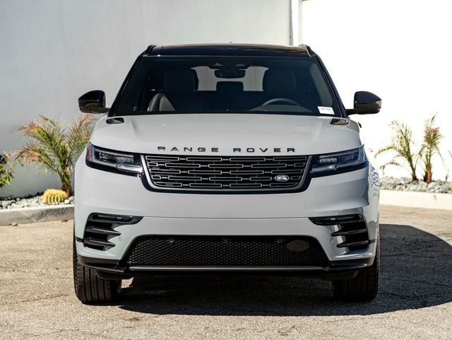 New 2026 Arroios Grey Land Rover Dynamic SE image 3