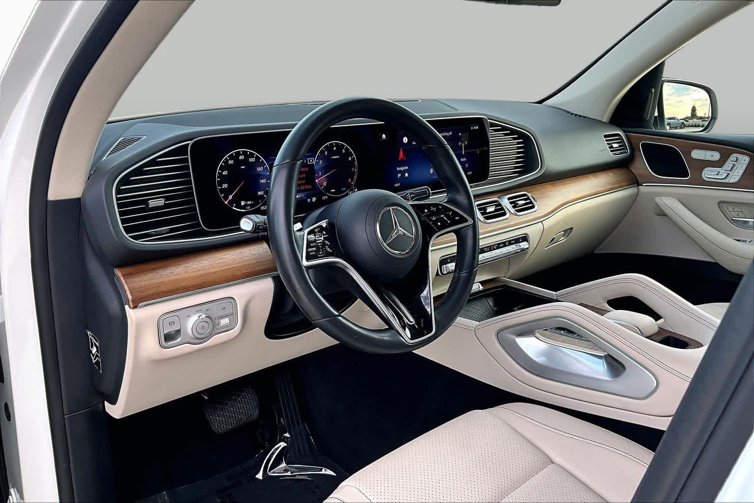 Used 2025 Polar White Mercedes-Benz GLE 350 image 16