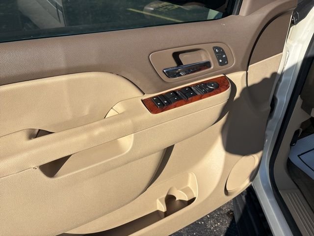 Used 2012 White GMC SLT image 25
