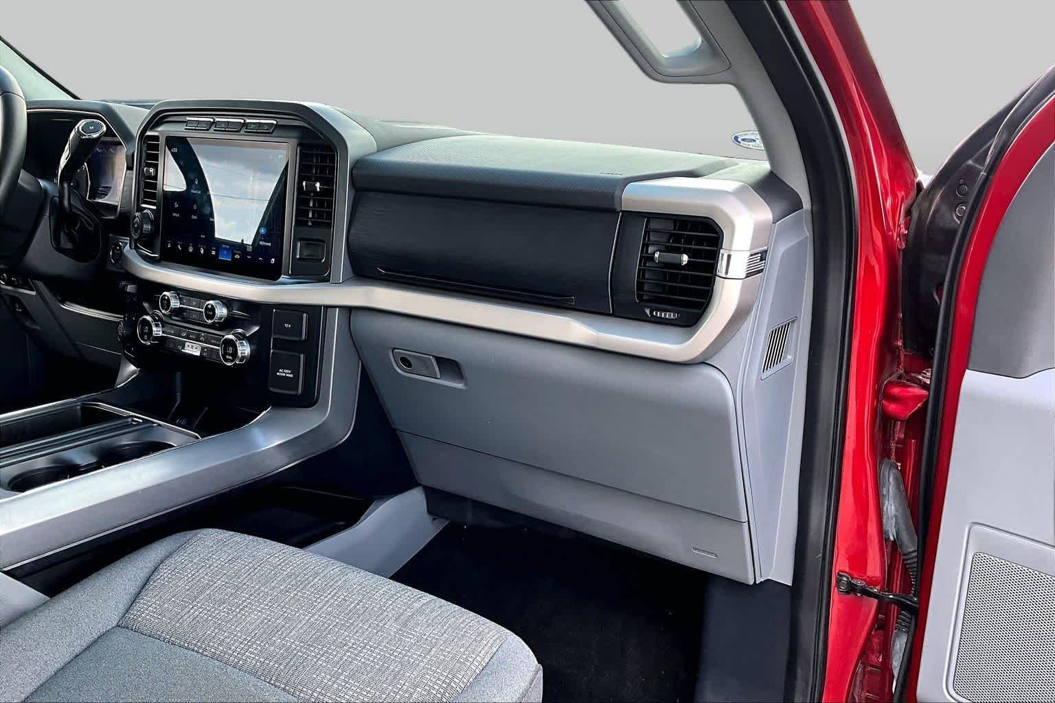 Used 2021 Rapid Red Metallic Tinted Clearcoat Ford XLT image 18