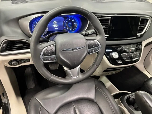 Used 2023 Black Chrysler Touring L image 15