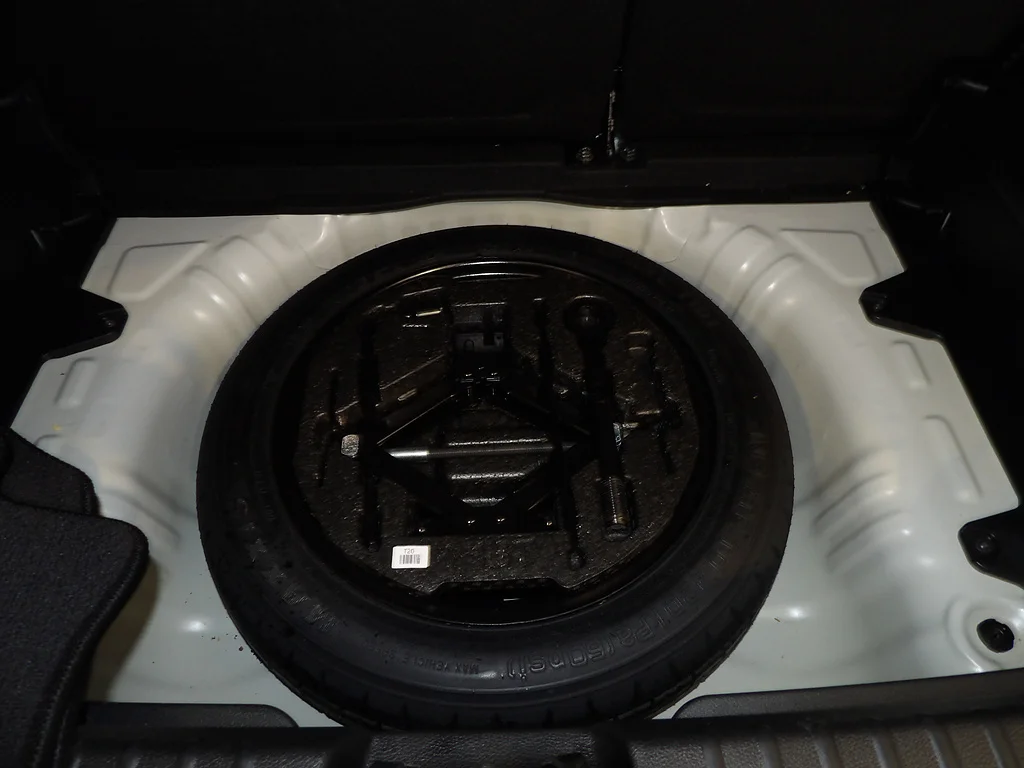 Used 2023 Snow White Pearl Kia GT-Line image 20