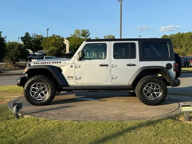 Used 2024 Silver Jeep Rubicon image 4