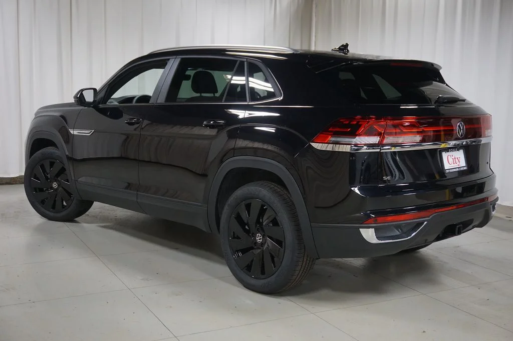 New 2026 Black Volkswagen 2.0T SE w/Technology image 9