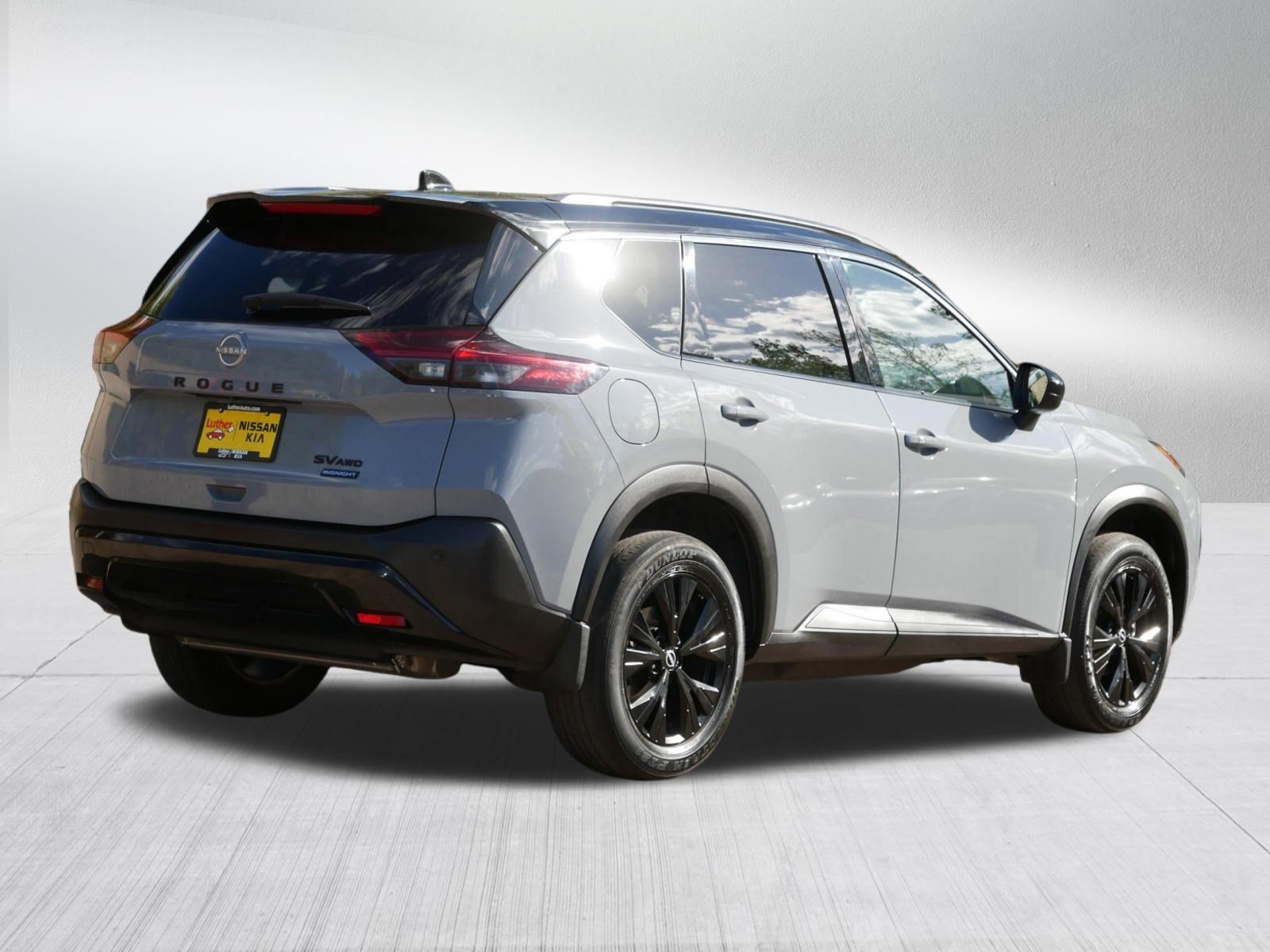 Used 2023 Boulder Gray Pearl/Super Black Nissan SV image 7