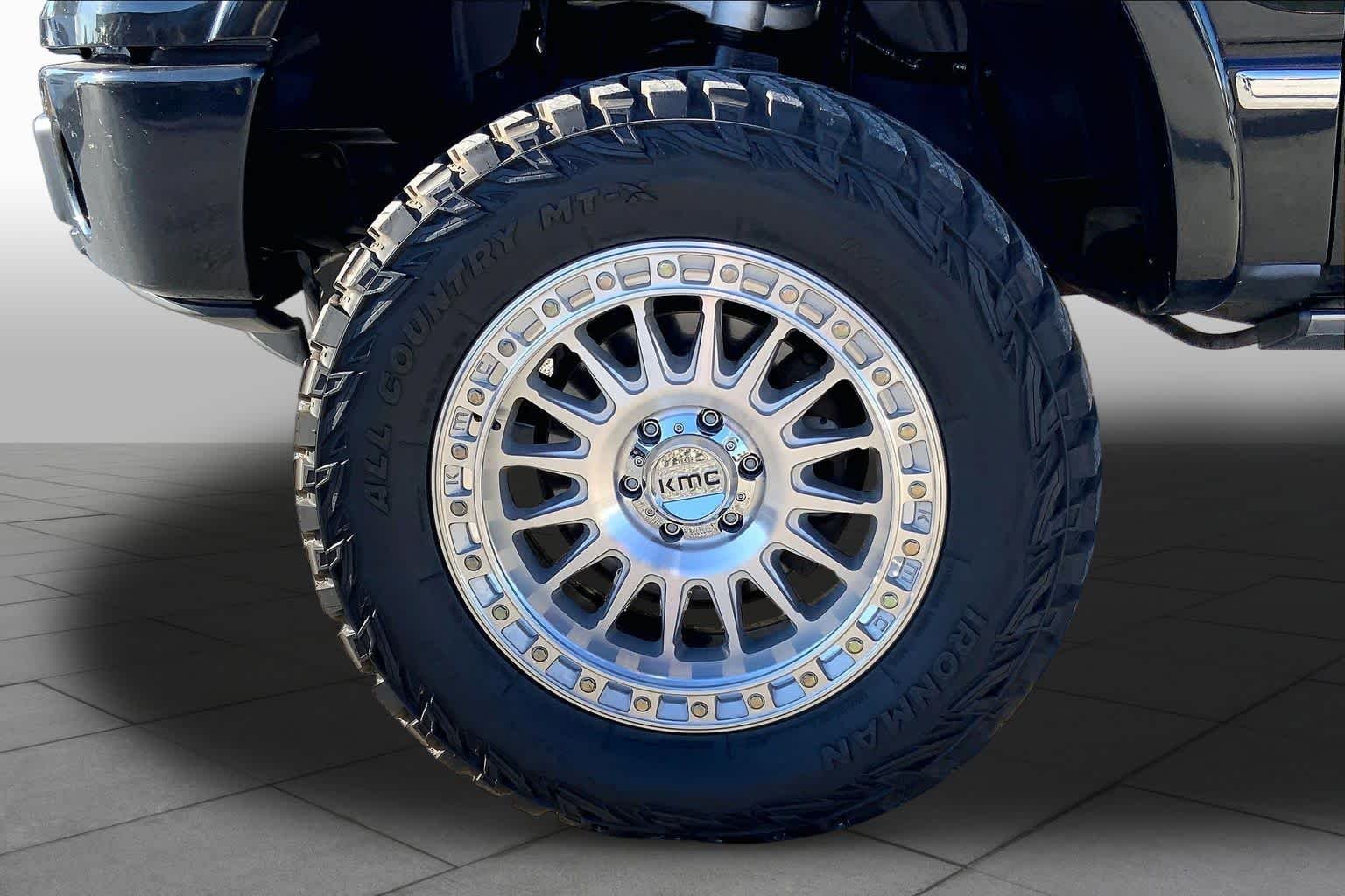 Used 2011 Tuxedo Black Metallic Ford Platinum image 10