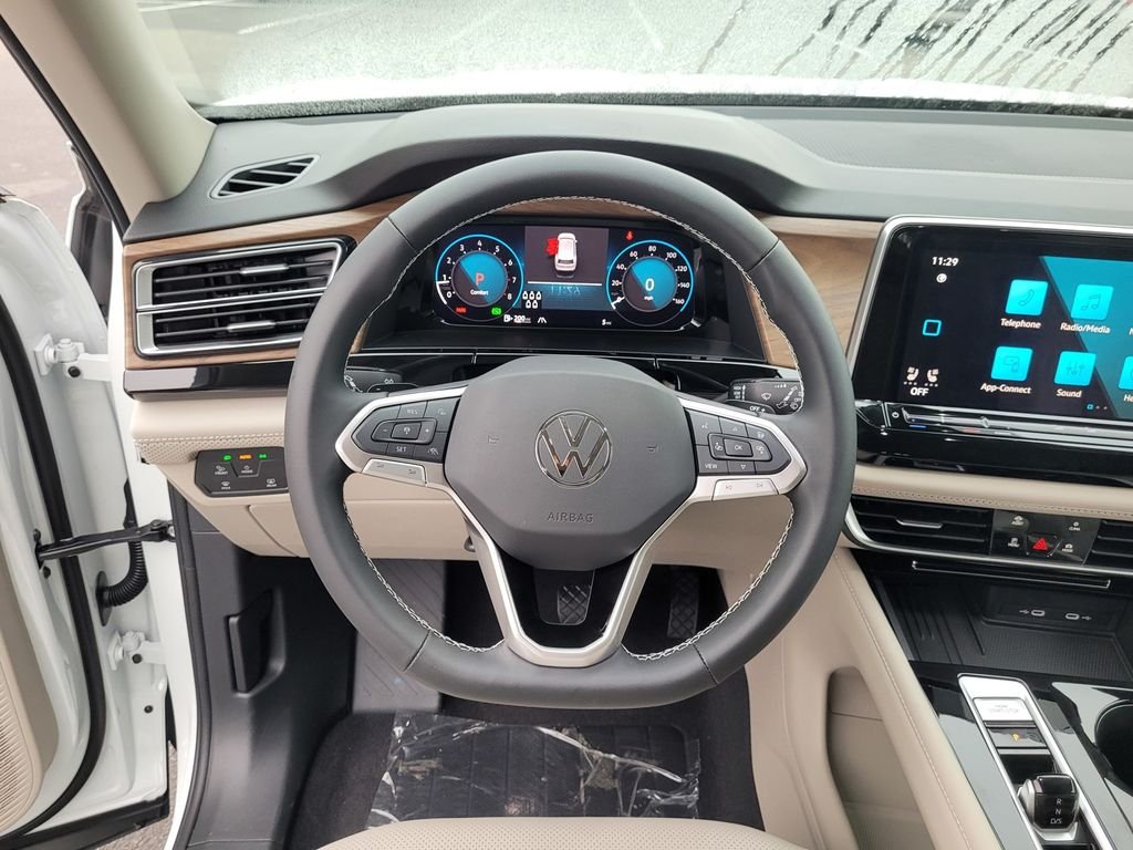 New 2026 White/off-white Volkswagen 2.0T SE w/Technology image 17