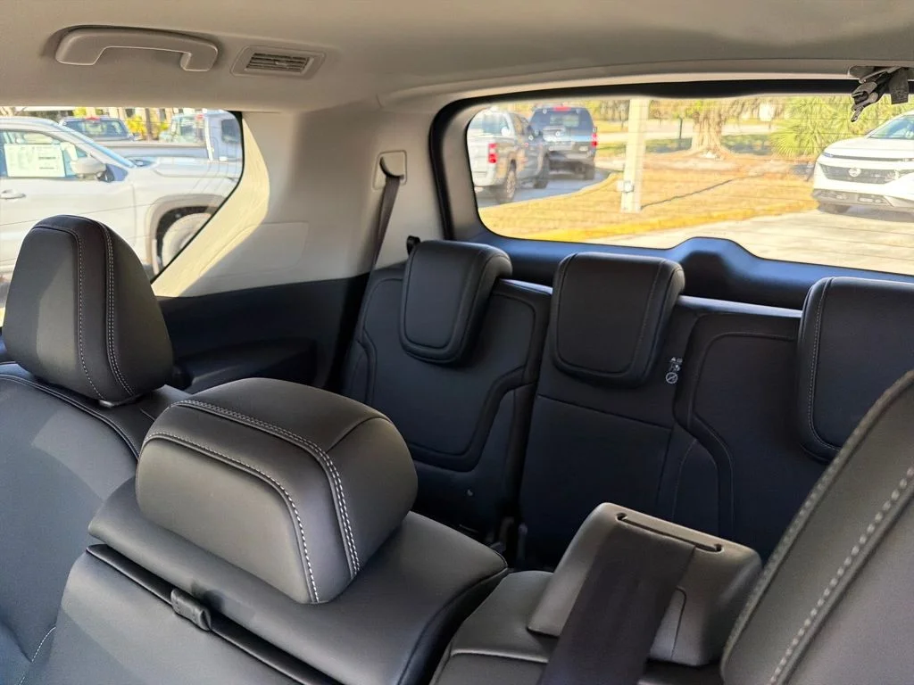 2026 Nissan Armada SV - Photo 30