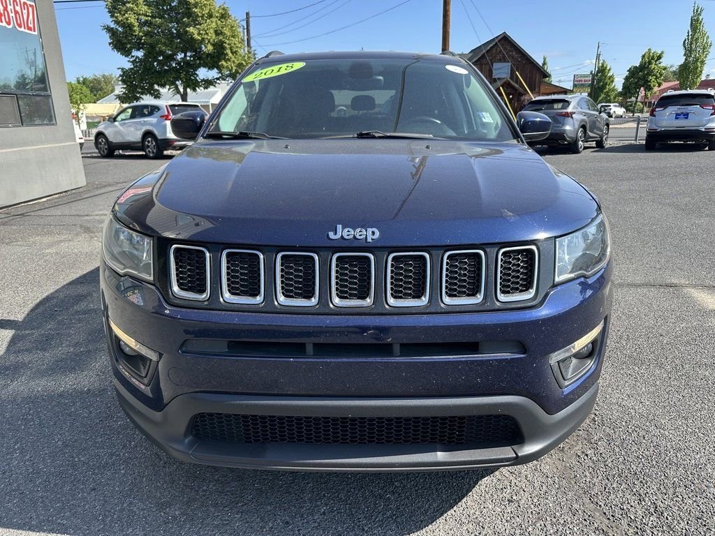 2018 Jeep Compass Latitude photo 2