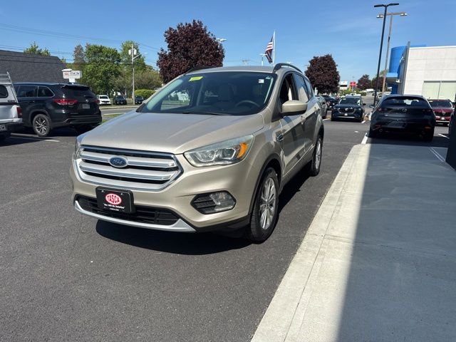 Used 2017 Gold Ford SE image 6