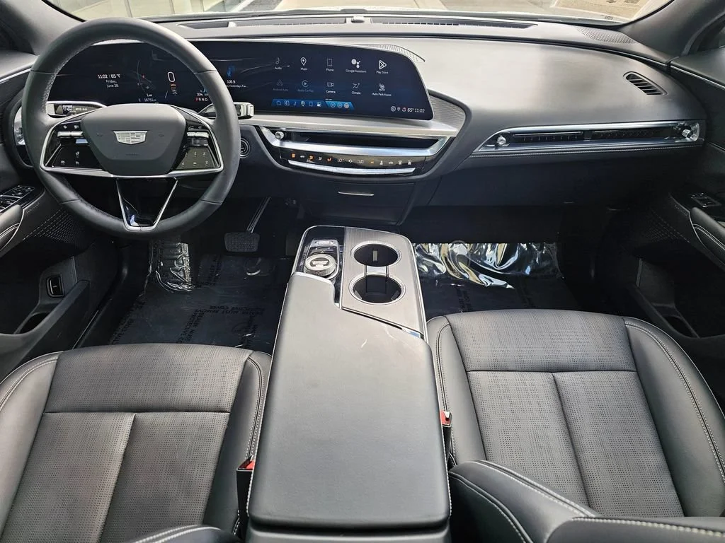 Certified Used 2024 Crystal White Tricoat Cadillac Sport 1 image 17