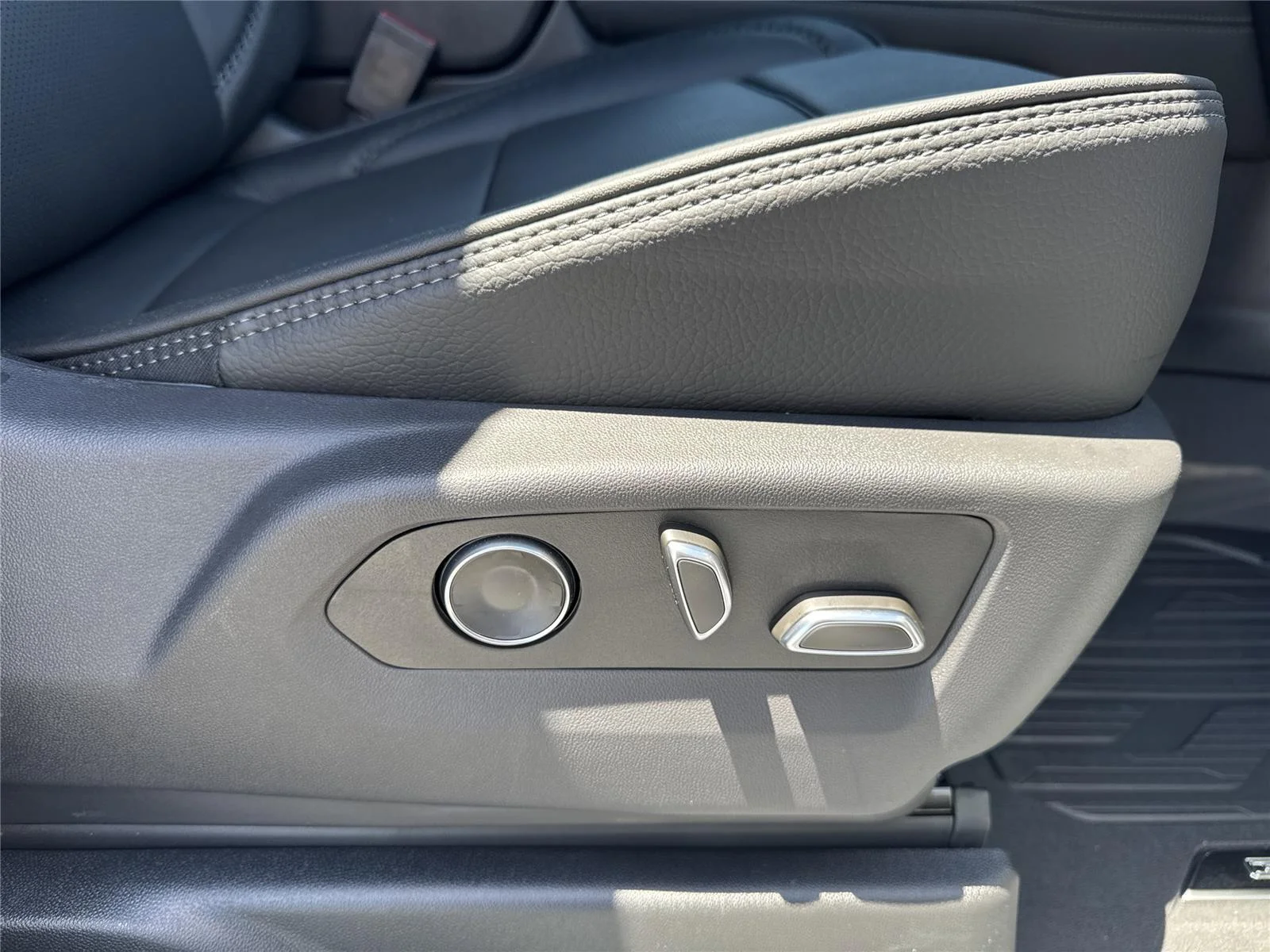 New 2026 Glacier White Tricoat GMC Denali image 12