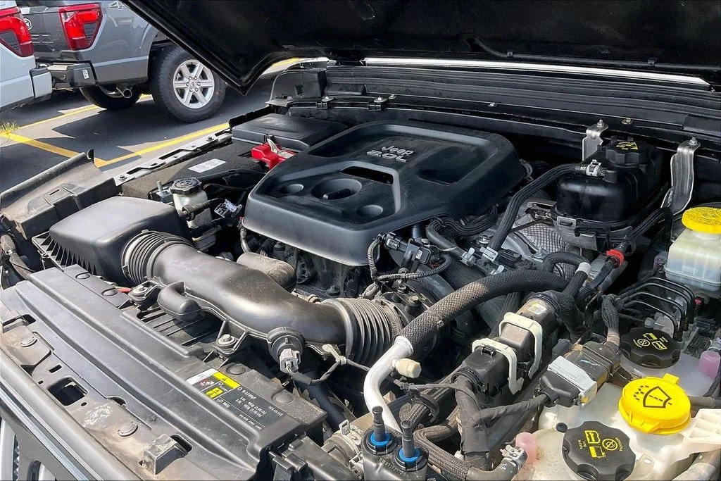 Used 2018 Black Jeep Unlimited Sahara image 31