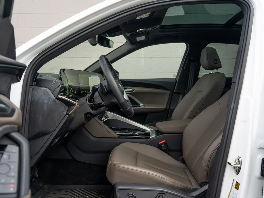Used 2025 White Audi  image 17