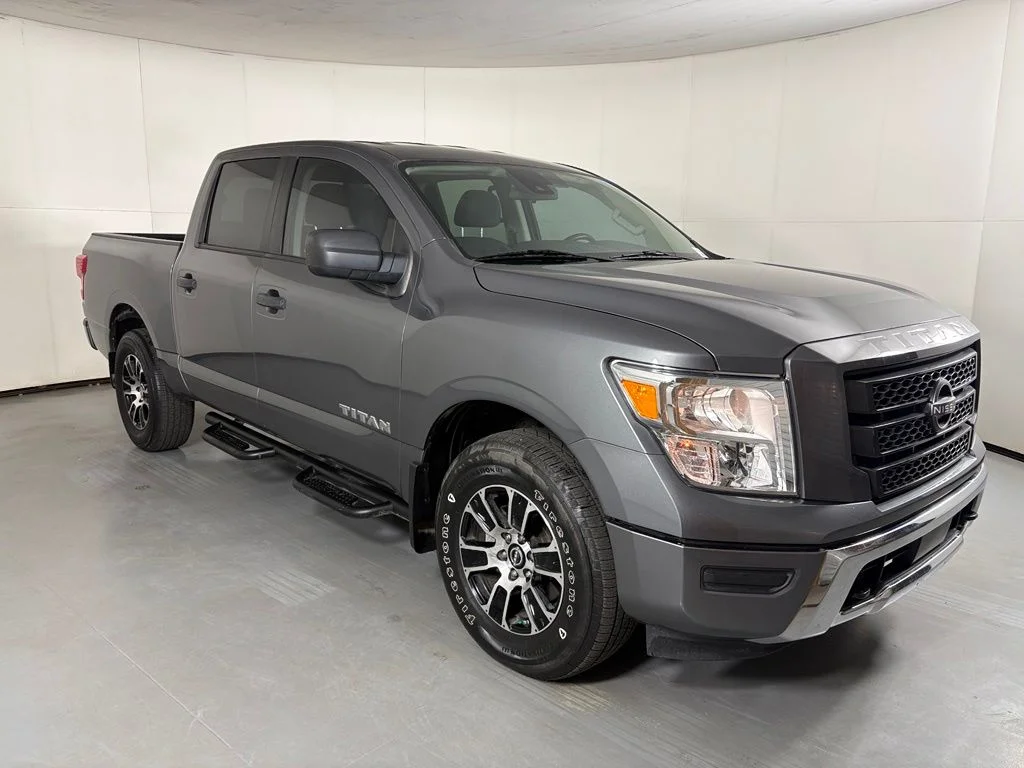 Used 2024 Gray Nissan SV image 2