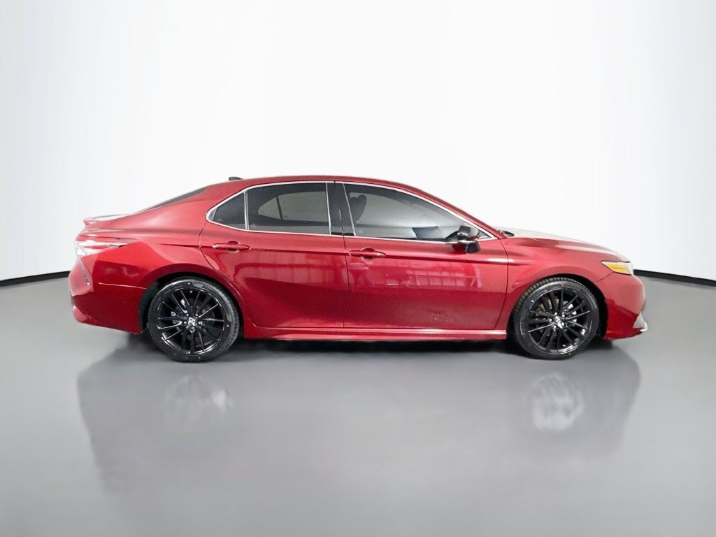 Used 2018 Wind Chill Pearl Toyota XSE V6 image 8