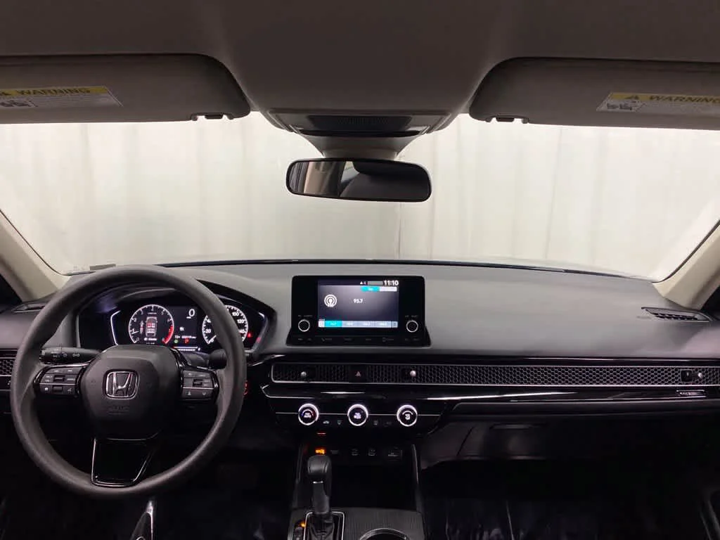 Used 2025  Honda LX image 12