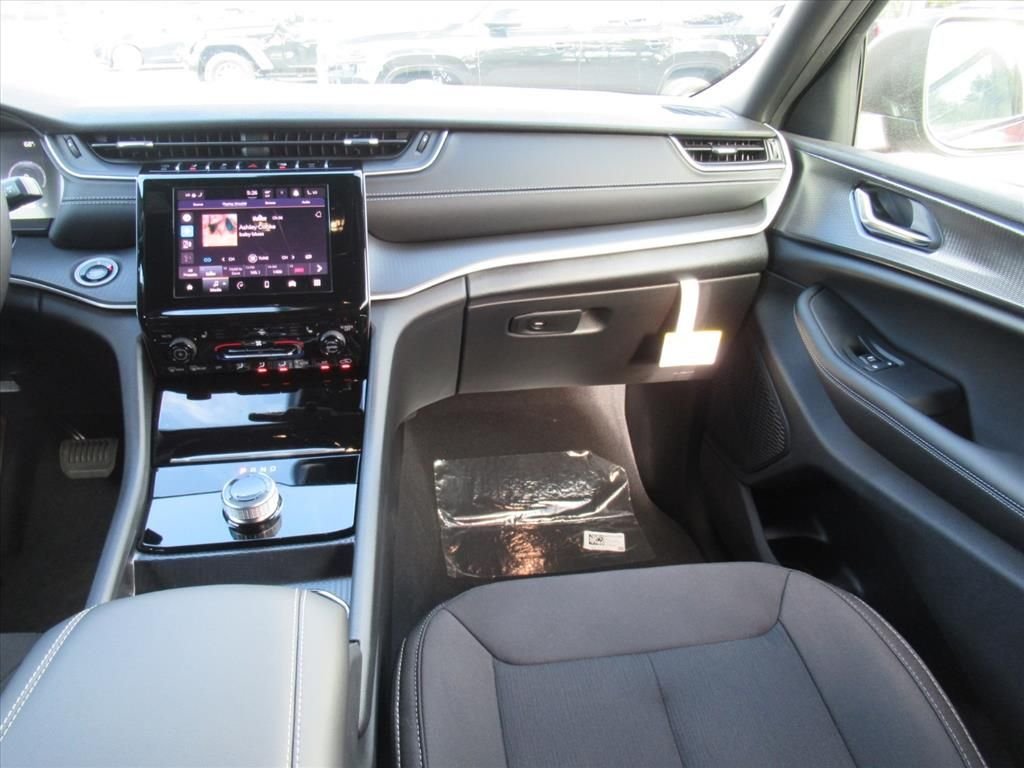 New 2026 Velvet Red Pearlcoat Jeep Laredo X image 14