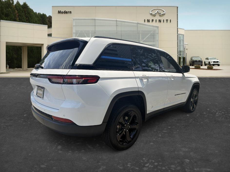 Used 2024 Bright White Clearcoat Jeep Altitude X image 5