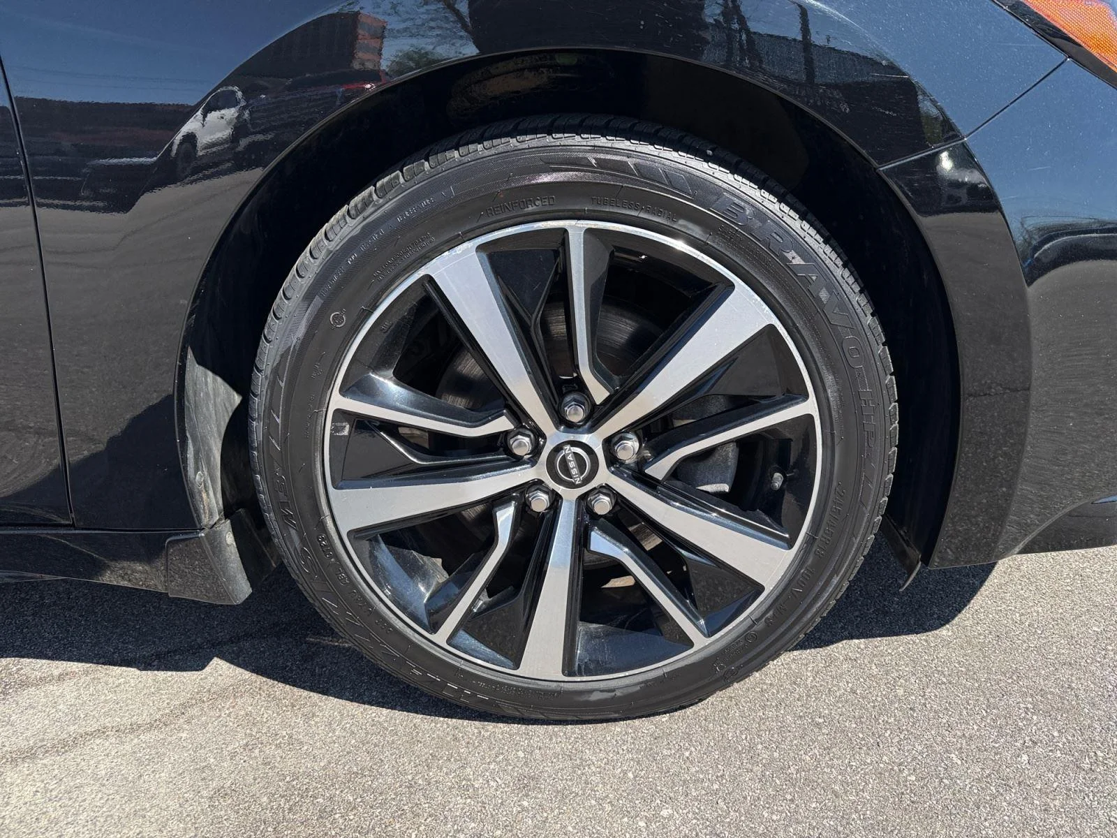 Used 2023 BLACK NISSAN SL SEDAN image 30