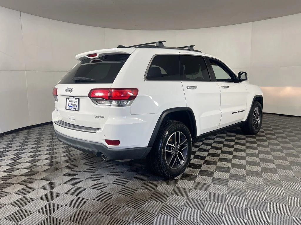 Used 2020 Bright White Clearcoat Jeep Limited image 9
