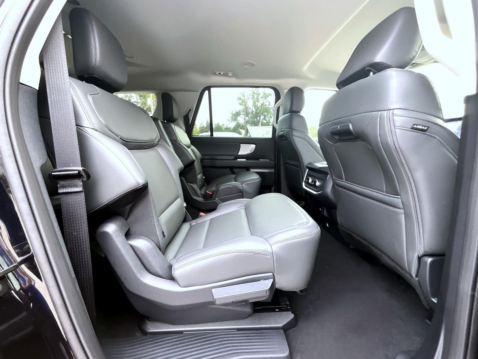 New 2027 Agate Black Metallic Ford Active image 22