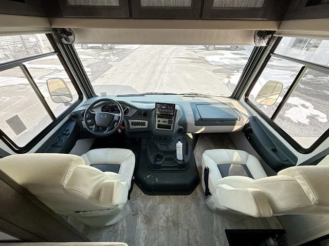 Used 2022 White Ford Chassis image 17