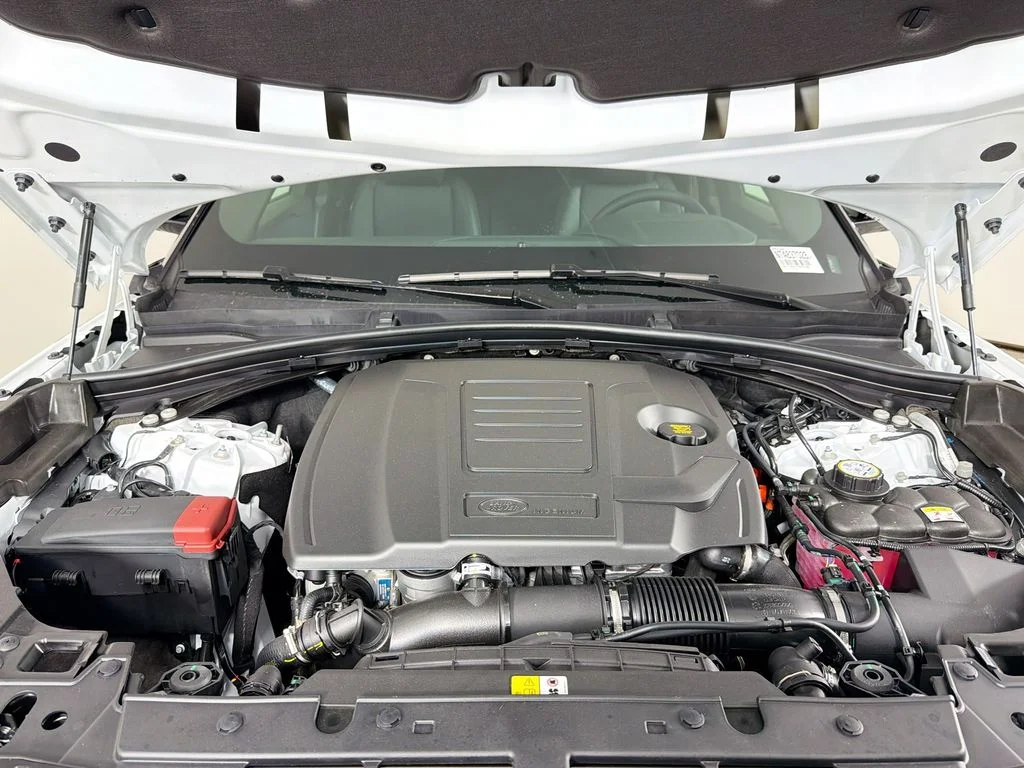 New 2026 Fuji White Land Rover S image 32