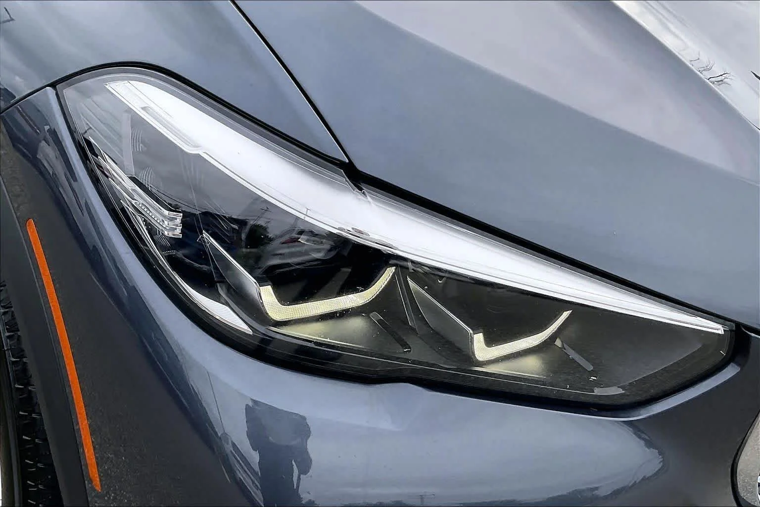 Used 2019 Arctic Gray Metallic BMW xDrive40i image 26