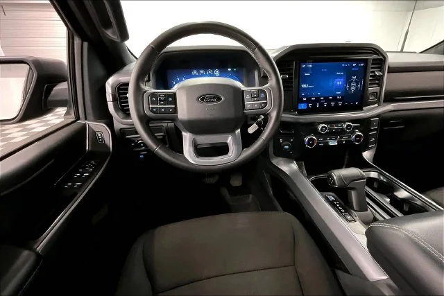 Used 2025 Agate Black Metallic Ford XLT image 6