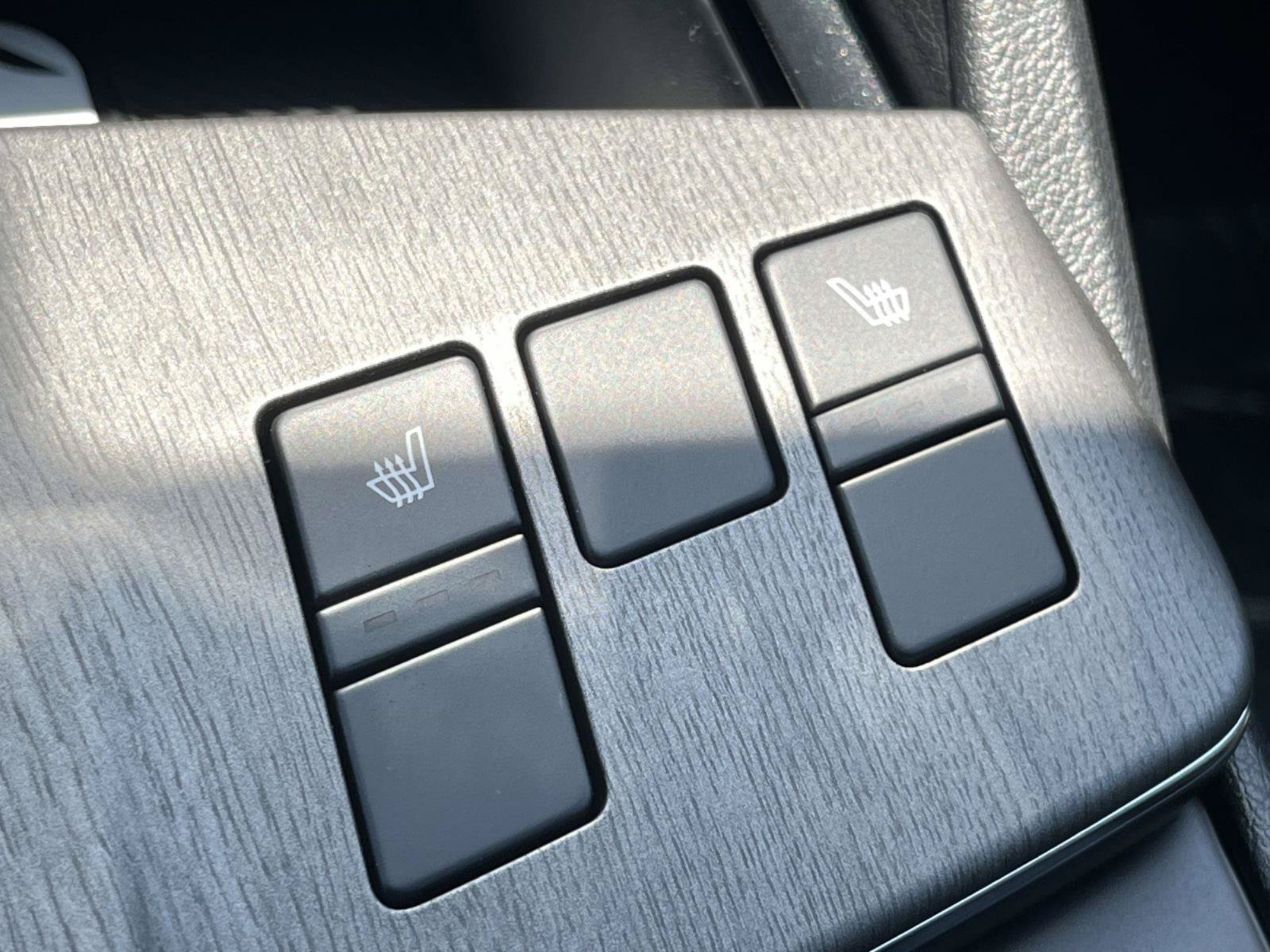 New 2026 Shadow Matte Gray Kia X-Line image 25