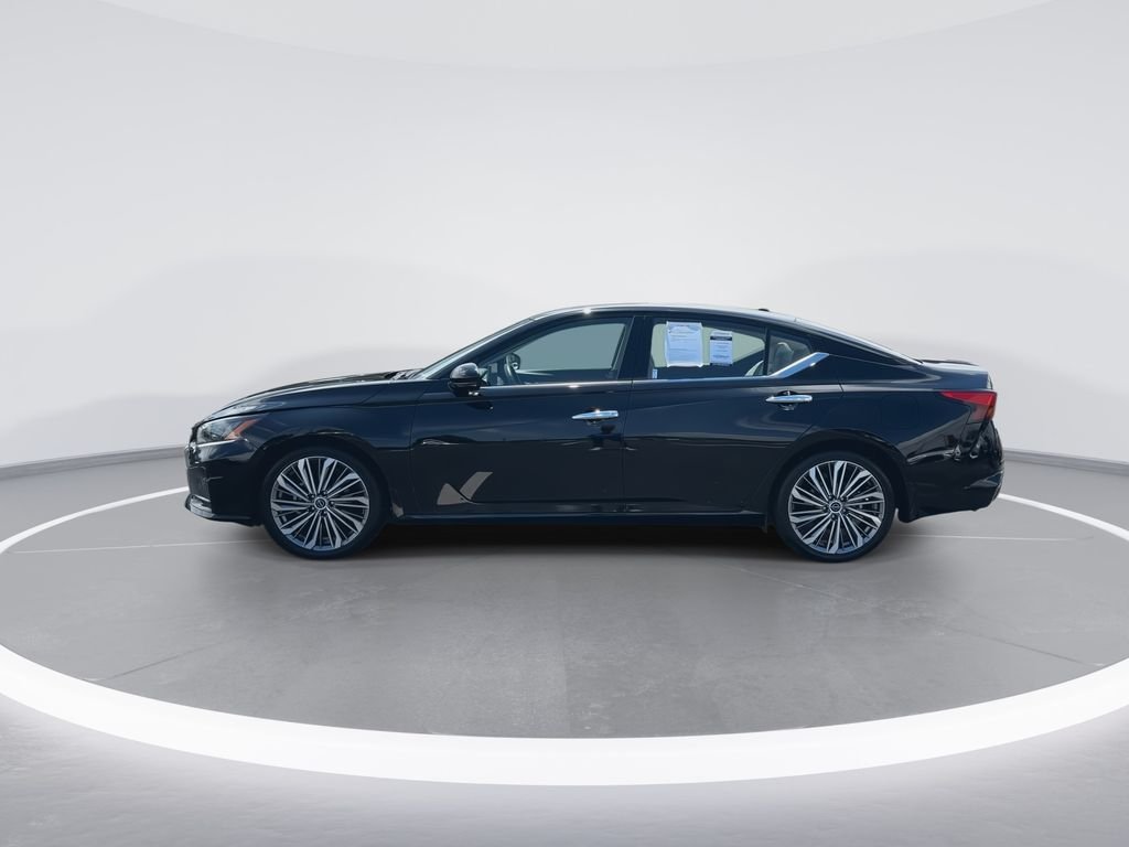 Used 2024 Black Nissan 2.5 SL image 5
