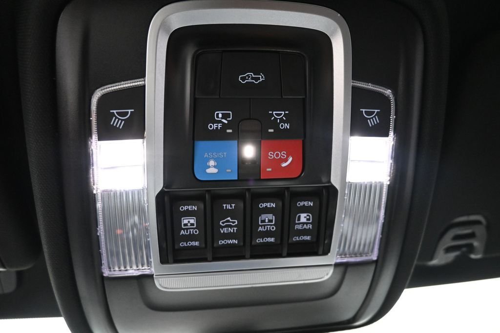 New 2026 Granite Crystal Metallic Clear-Coat Exterior Paint RAM Laramie image 20