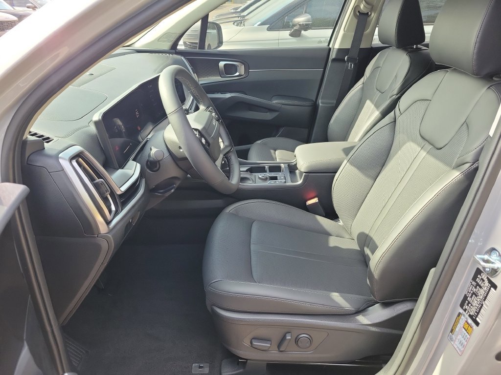New 2026 Wolf Gray Kia S image 22