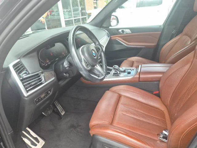Used 2021 Black BMW xDrive40i image 2