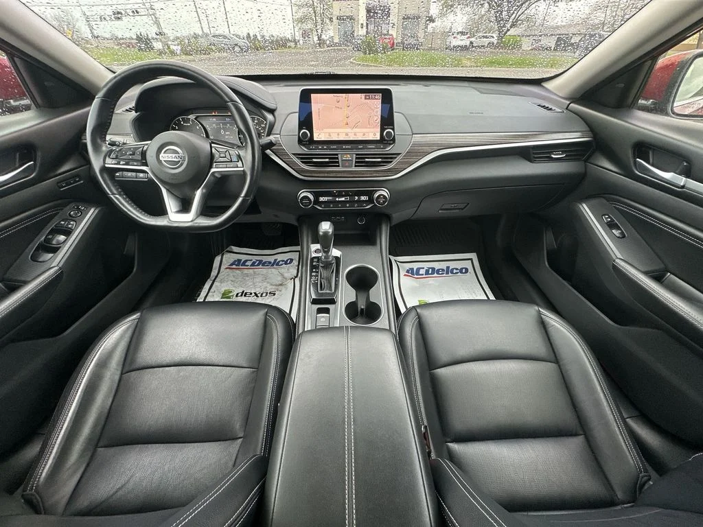 Used 2019 Red Nissan 2.5 Platinum image 21