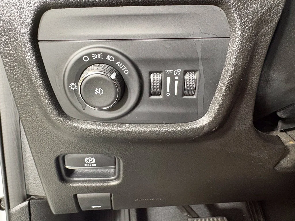 Used 2021 White Jeep Limited image 28