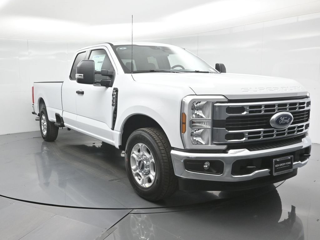 New 2026 Oxford White Ford XLT image 51