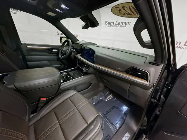 Used 2025 Black Chevrolet High Country image 34