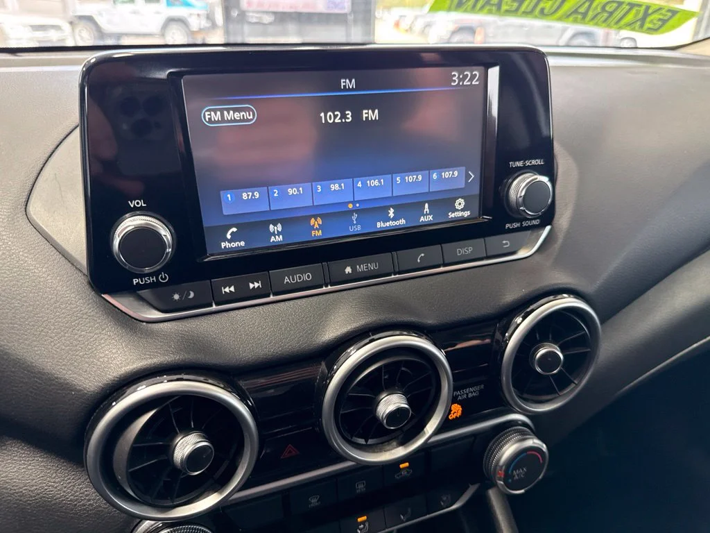 Used 2025 White Nissan S image 27